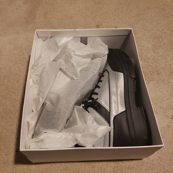 Boots - Picture 6 of 8